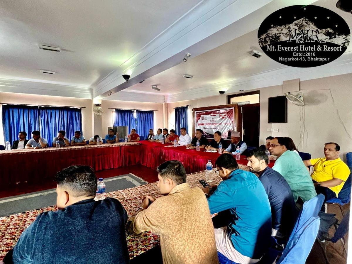 Mount Everest Hotel & Resort Nagarkot Buitenkant foto