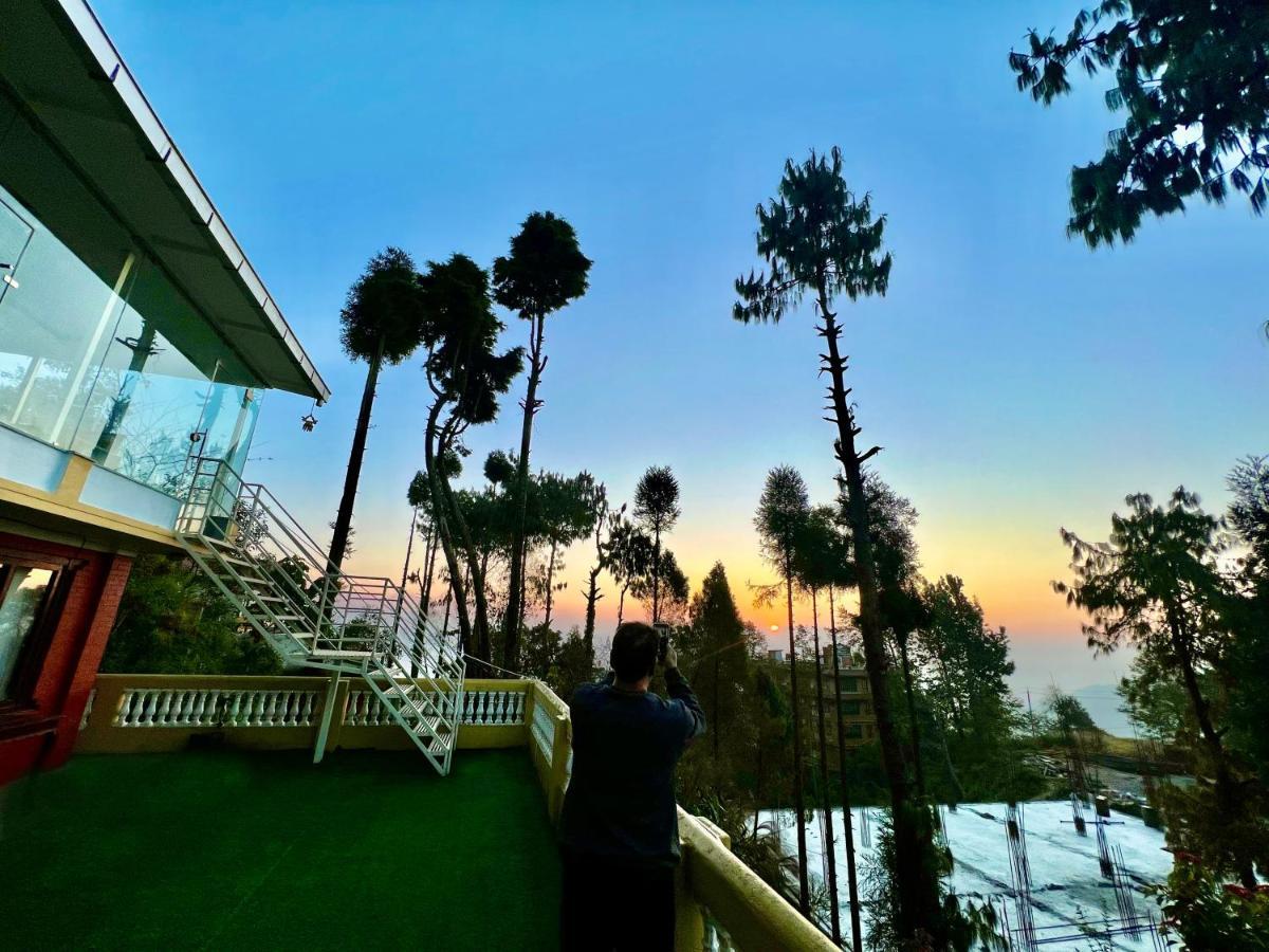 Mount Everest Hotel & Resort Nagarkot Buitenkant foto